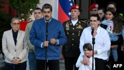 Venezuela Cumhurbaşkanı Maduro'nun müttefiki Kolombiyalı işadamı Alex Saab, Başkan Biden tarafından affedildi ve Venezuela'ya geri gönderildi.