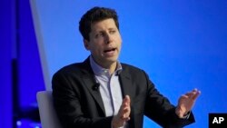 ChatGPT'yi geliştiren yapay zeka firması OpenAI, canlı yayın platformu Twitch'in eski CEO'su Emmett Shear'ı geçici CEO olarak atadı. OpenAI'daki görevi sonlandırılan Sam Altman'ın ise OpenAI'ın destekçici Microsoft'a geçmesi bekleniyor.